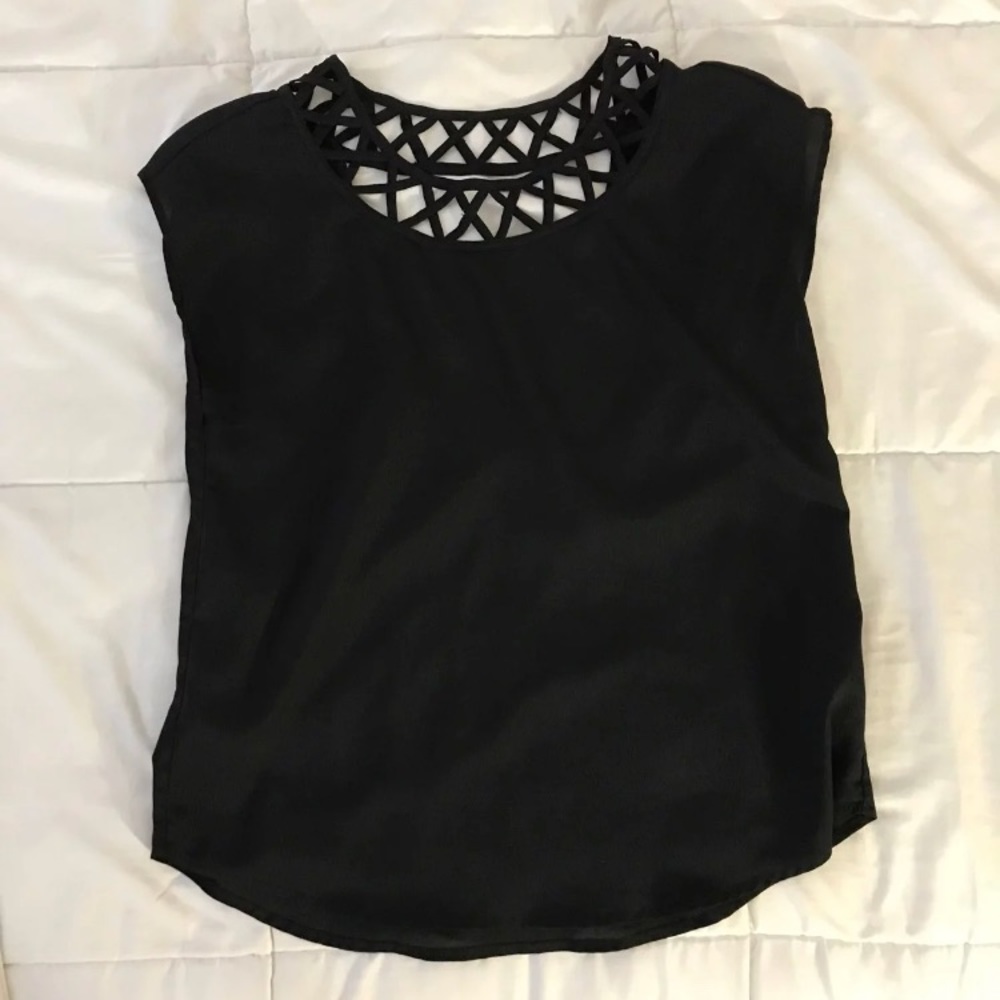 V Back Trim Detail Top